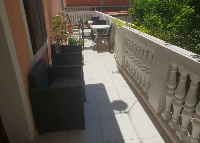 Pensjonat Alisa Hvar Town