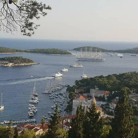 Πανσιόν Alisa *