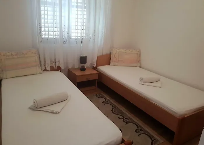 Gostinjska kuća Alisa *